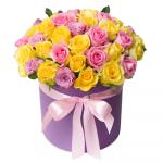 Цветы в коробке «Розы ассорти»